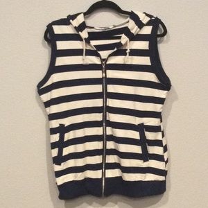 Sleeveless Zipper Vest with Hoodie